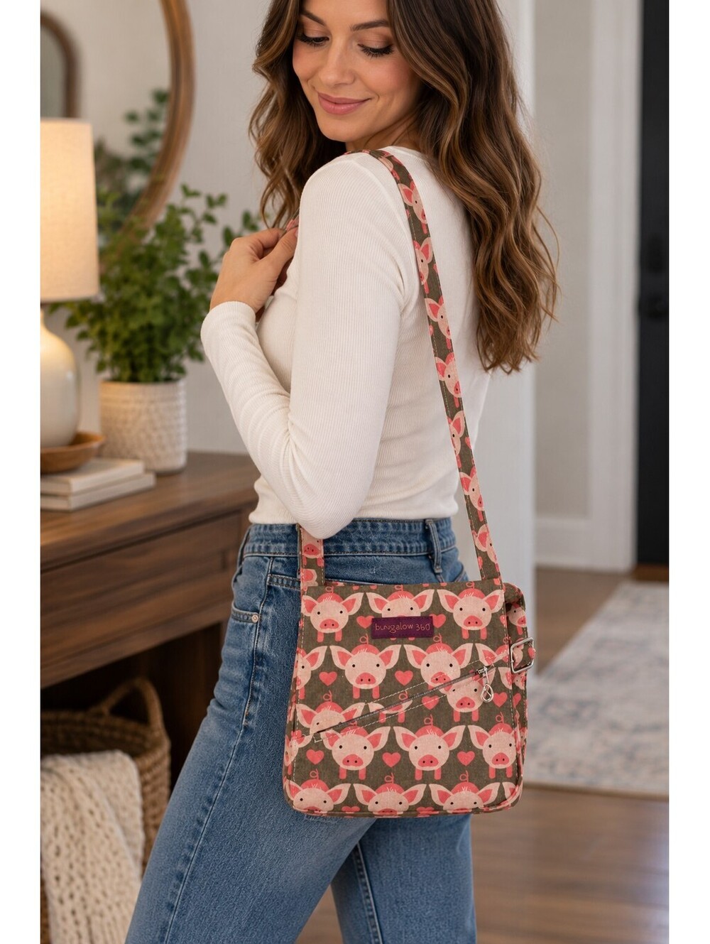 Bungalow 360 Pig Crossbody Bag Canvas Messenger Purse Pink Brown Hearts